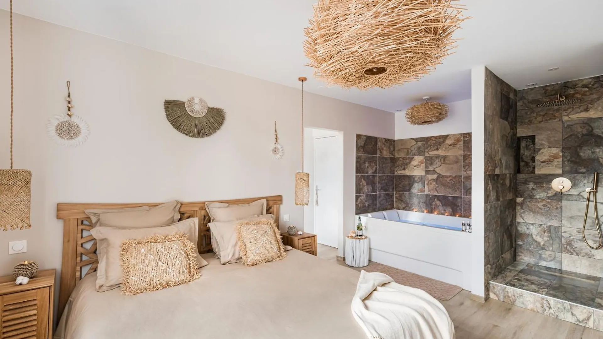 Suite Balneo Bali Saint-Etienne